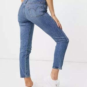 RAW HEM size 26 Levi’s wedgie skinny ankle jeans